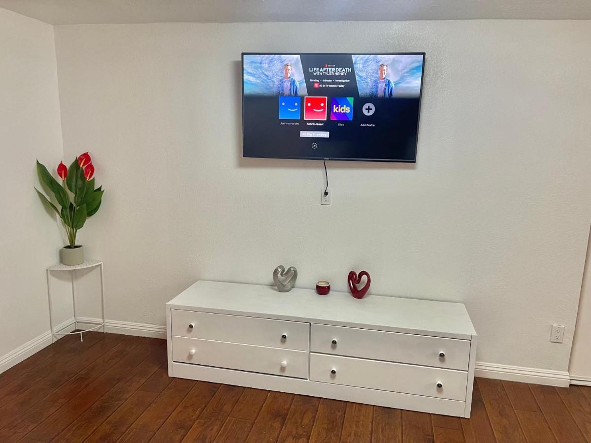 “Beautifull Cozy Studio…With Private Entrance” Лас Вегас Екстериор снимка